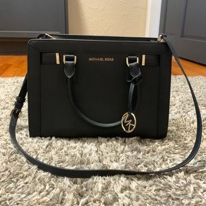 Michael Kors Black Purse  *LIKE NEW*